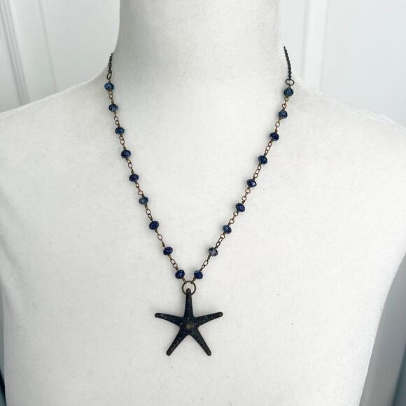 Textured starfish blue beaded station pendant necklace on god tone chain - Picture 1 of 7